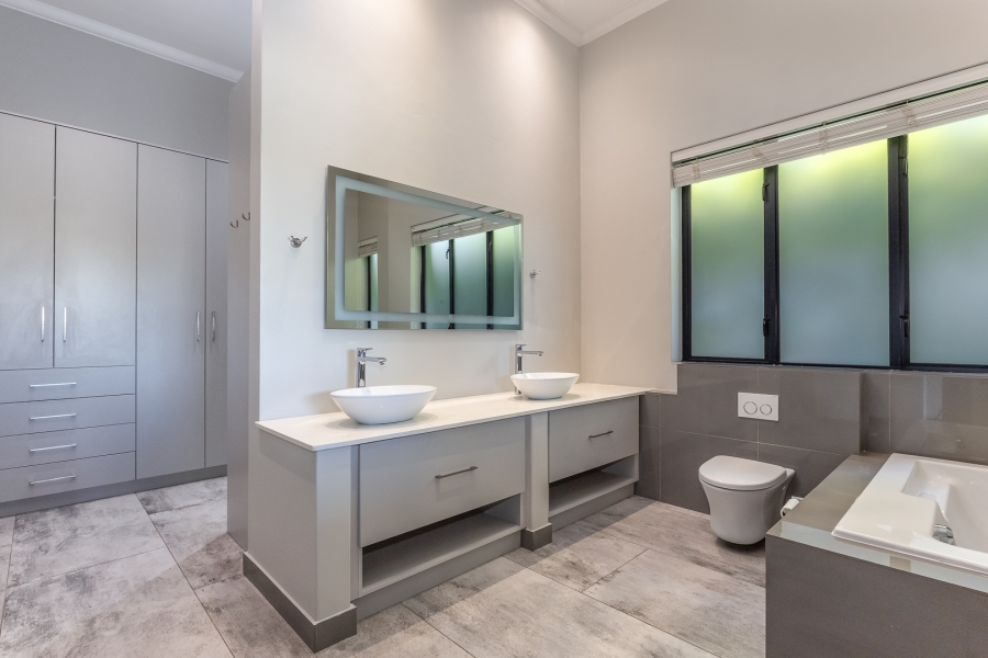 To Let 3 Bedroom Property for Rent in Pearl Valley at Val de Vie Western Cape